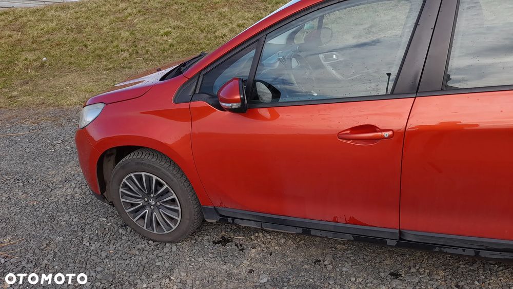 Peugeot 2008 1.6 e-HDi Active S&S - 28