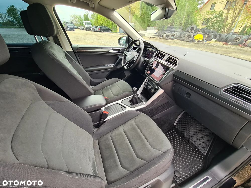 Volkswagen Tiguan - 36