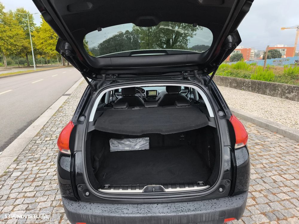 Peugeot 2008 1.2 PureTech Active - 12