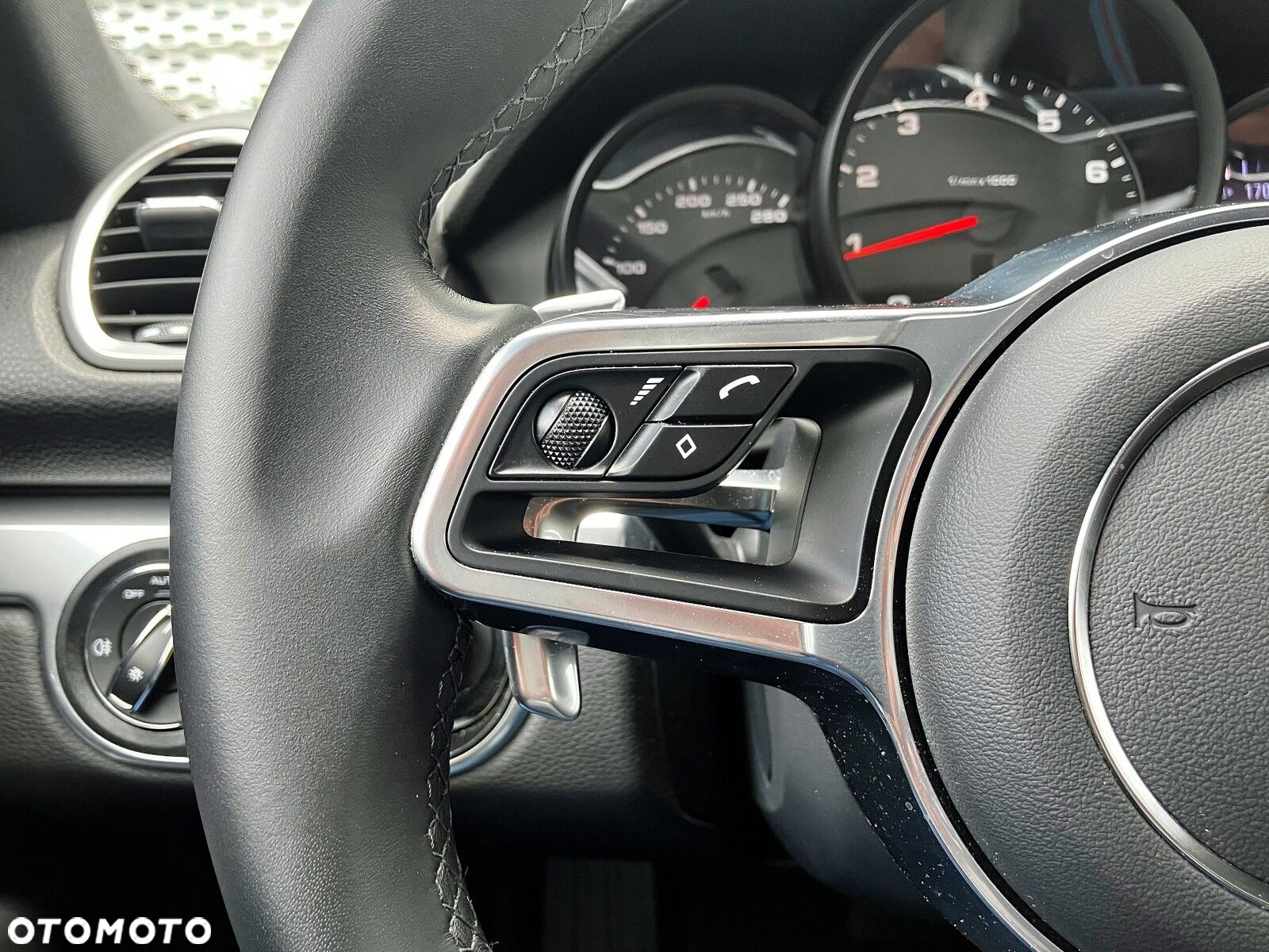 Porsche 718 Cayman - 27