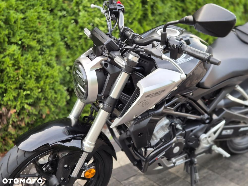 Honda CB - 16