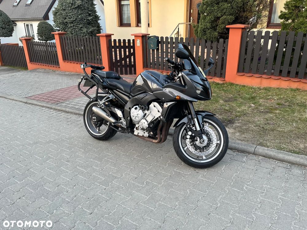 Yamaha FZ - 2
