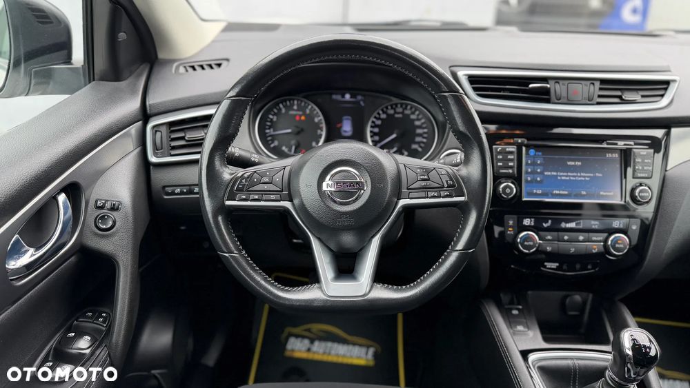 Nissan Qashqai 1.2 DIG-T N-Connecta EU6 - 28