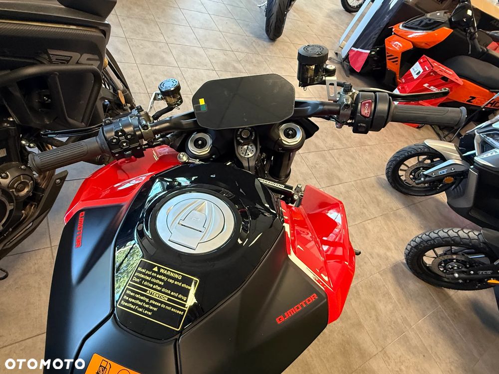 QJMOTOR SRK 921 - 7
