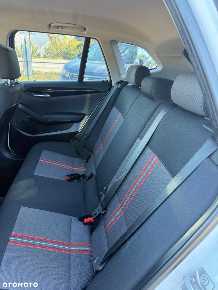 BMW X1 sDrive18i xLine - 24
