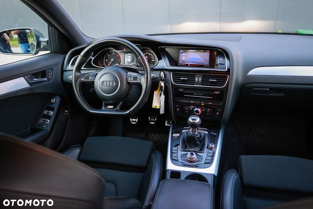 Audi A4 Avant 2.0 TDI DPF clean diesel S line Sportpaket - 22