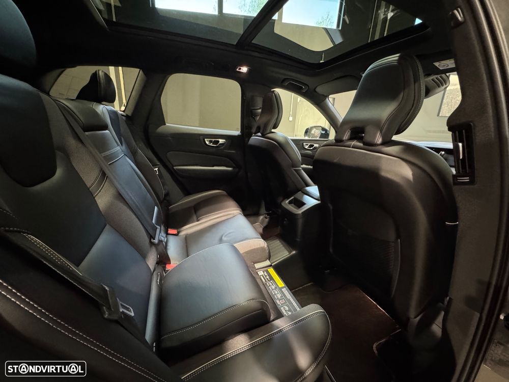Volvo XC 60 2.0 T6 PHEV R-Design AWD - 33