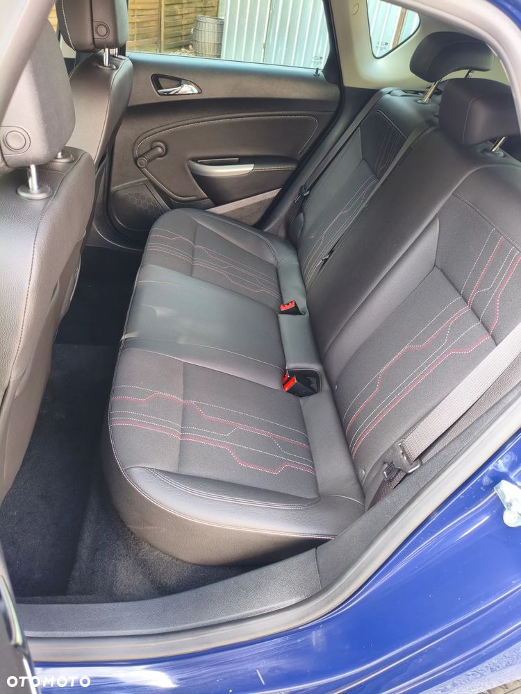 Opel Astra 1.4 150 Jahre - 17