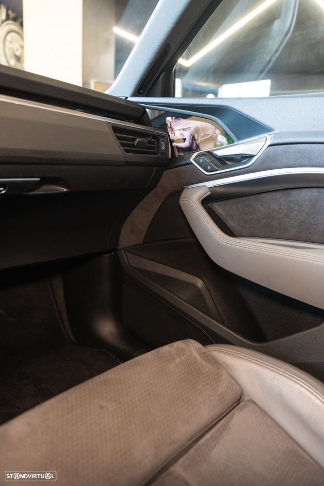 Audi e-tron 55 quattro S line - 13