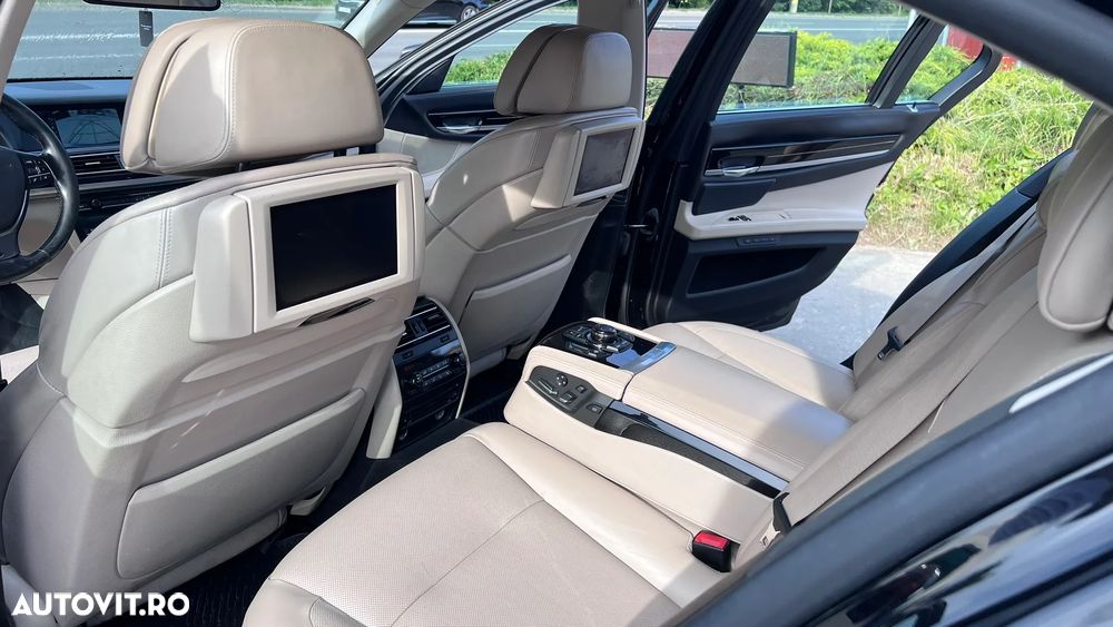 BMW Seria 7 740d xDrive Aut. - 8