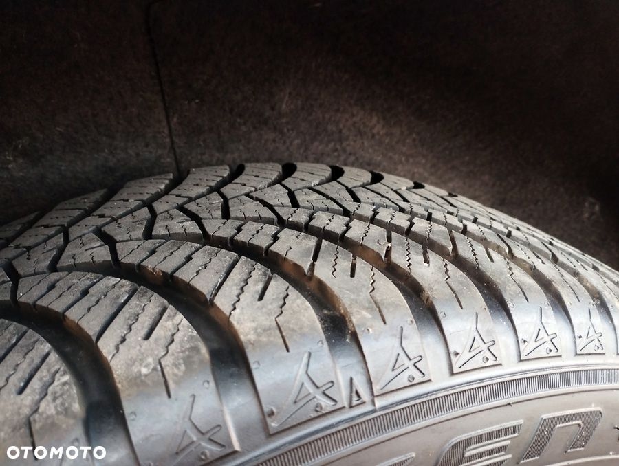 Nissan Qashqai 1.6 DIG-T N-Connecta - 27