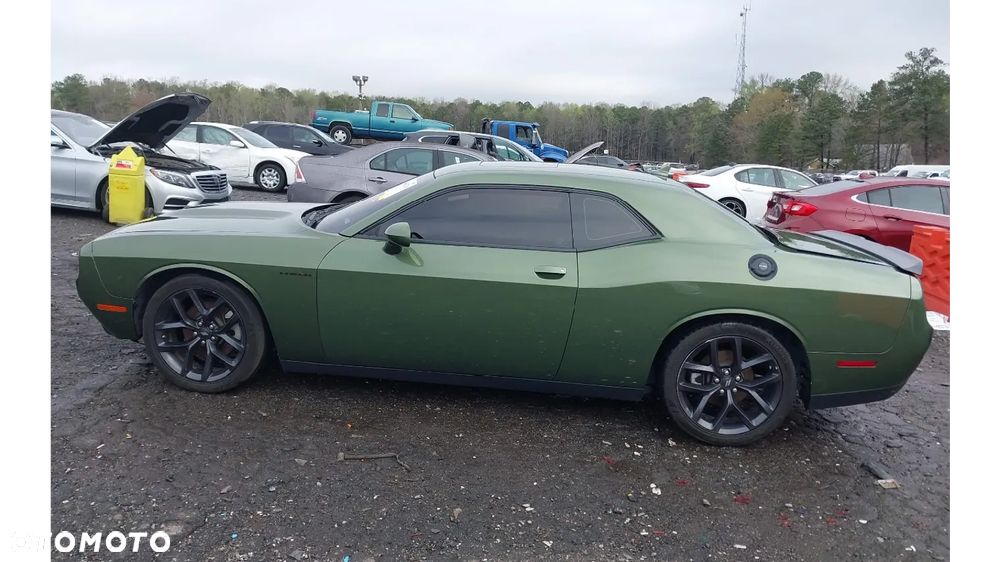 Dodge Challenger - 7