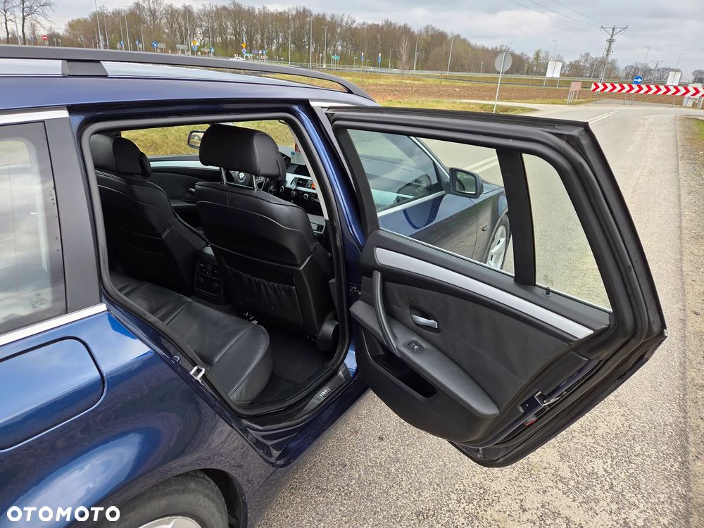BMW Seria 5 525d - 18