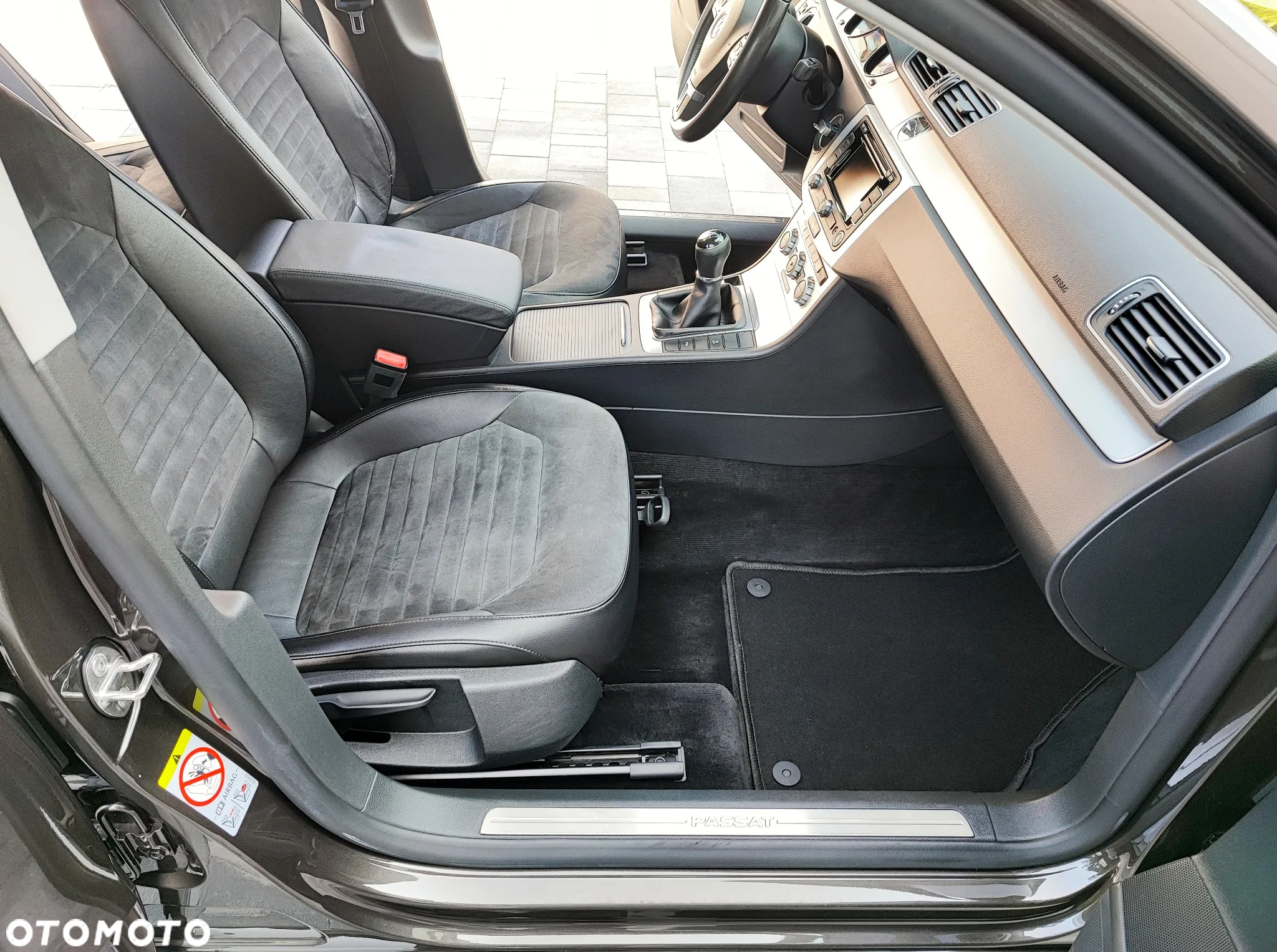 Volkswagen Passat Variant 2.0 TDI BlueMotion Technology Highline - 23
