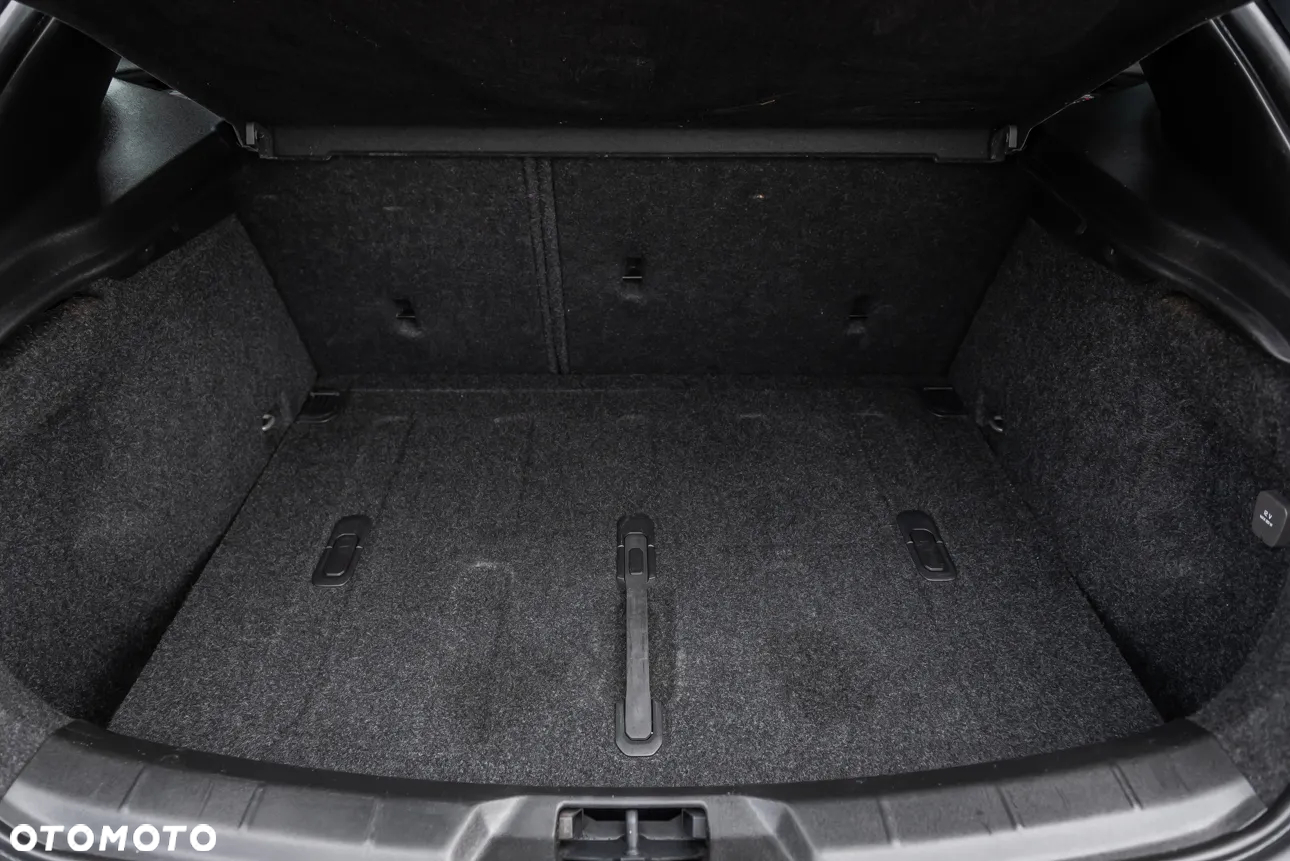 Volvo V40 Cross Country - 29