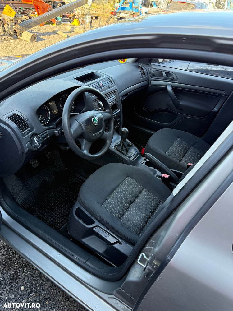 Skoda Octavia 1.4 Active - 9