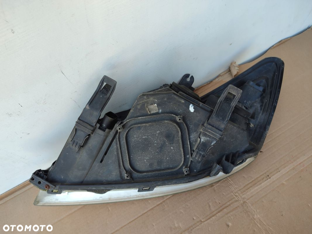 Lampa prawy przód FORD FOCUS MK2 LIFT EUROPA ORYGINAŁ 8M51-13W029-AF - 4