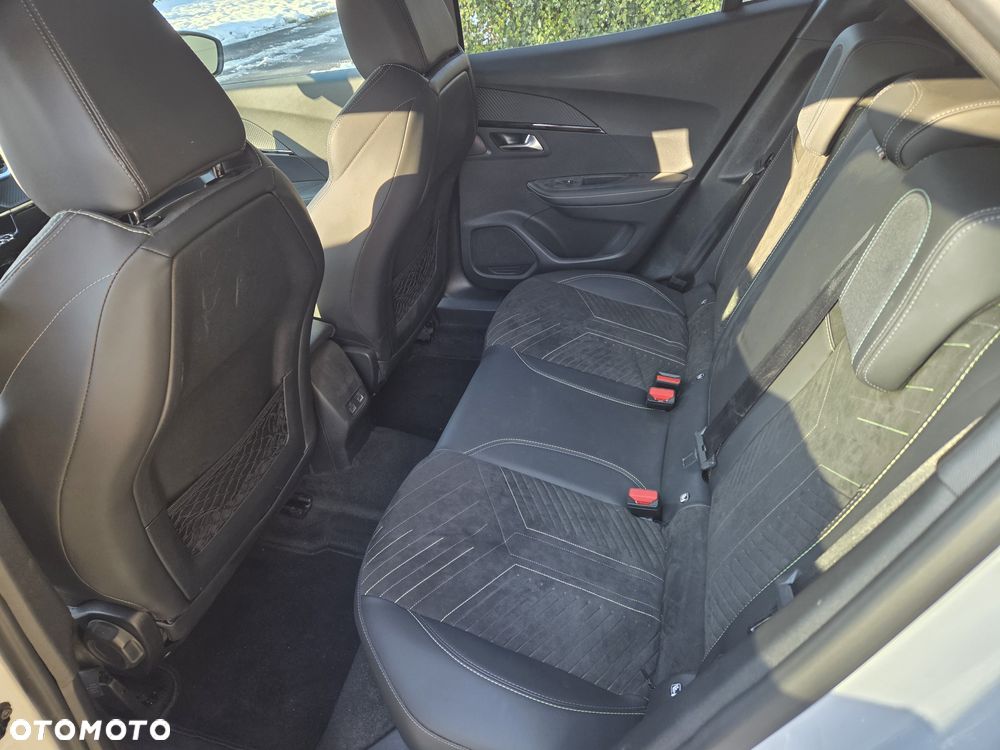 Peugeot 2008 1.2 Pure Tech GPF Allure S&S EAT6 - 11