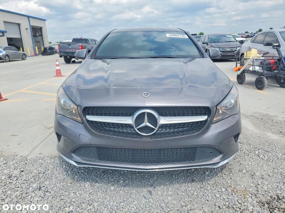Mercedes-Benz CLA 250 4Matic 7G-DCT - 5