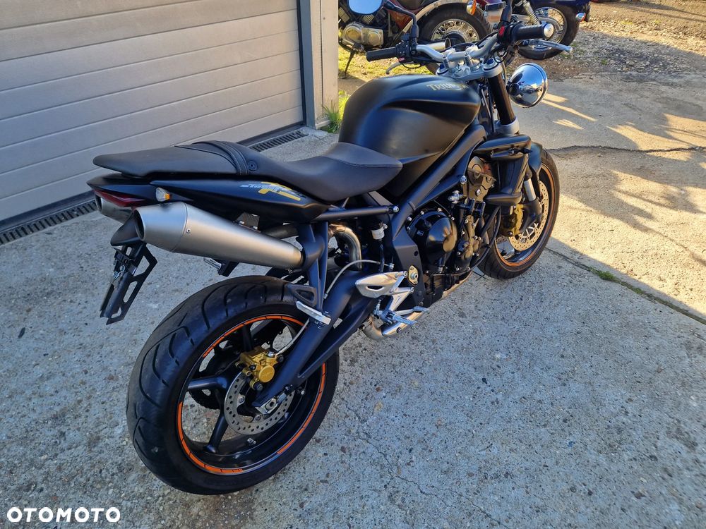 Triumph Street Triple - 10
