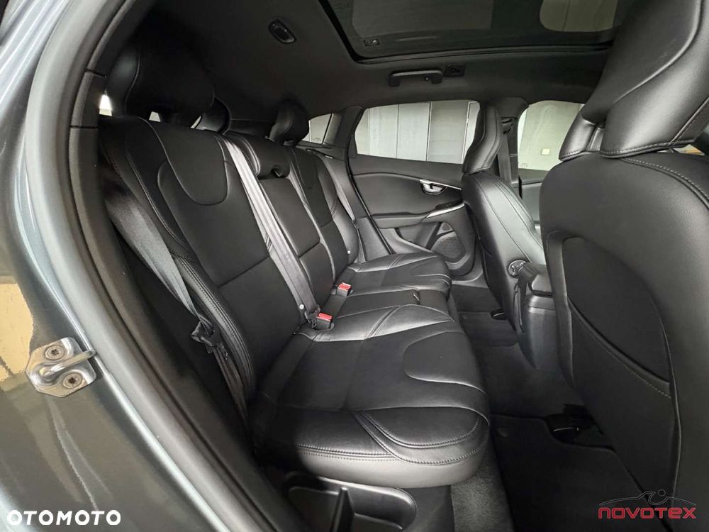 Volvo V40 T4 Momentum - 17