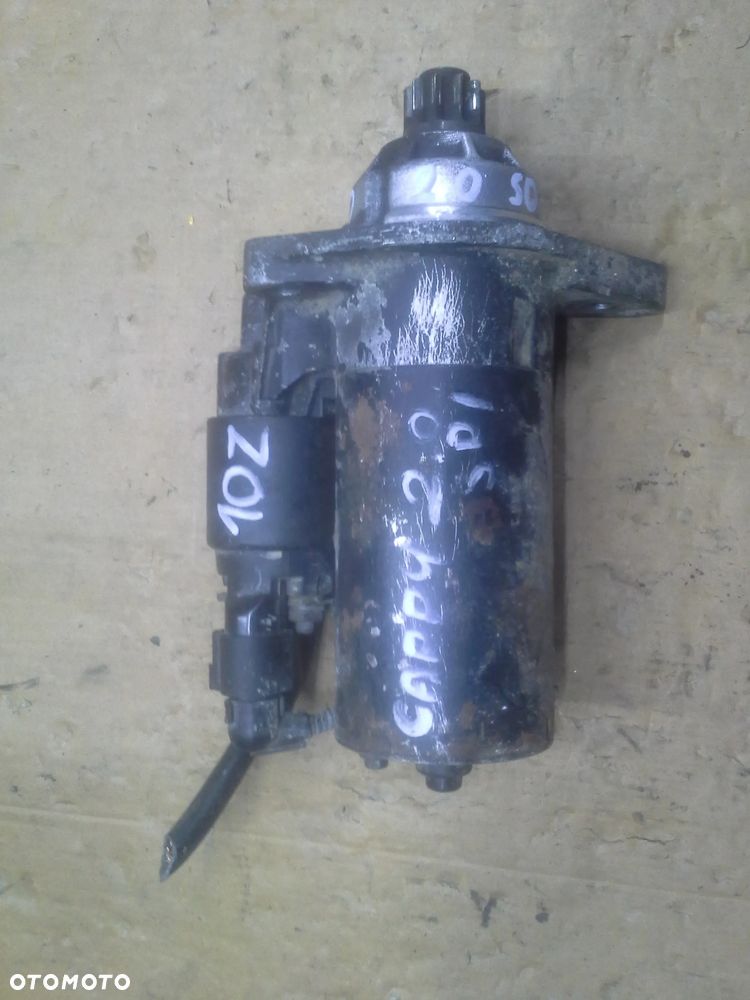 Volkswagen Caddy 2.0 SDi rozrusznik - 1