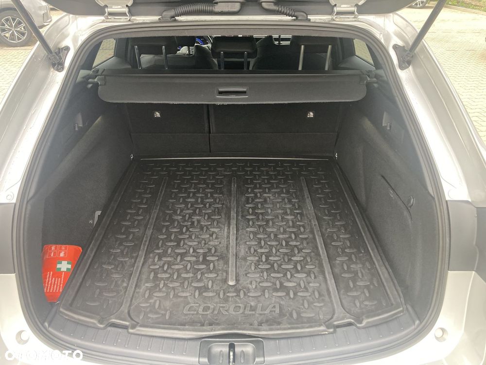 Toyota Corolla 2.0 Hybrid Comfort - 11
