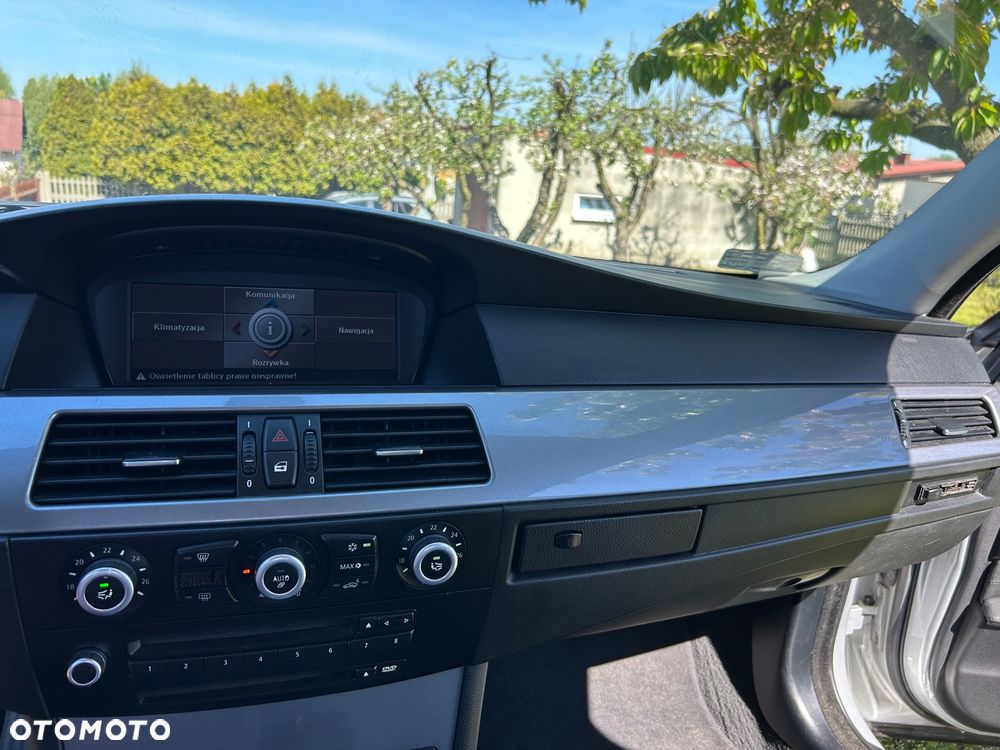 BMW Seria 5 525d - 11