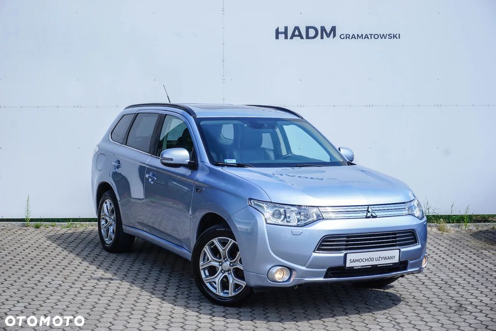 Mitsubishi Outlander - 1
