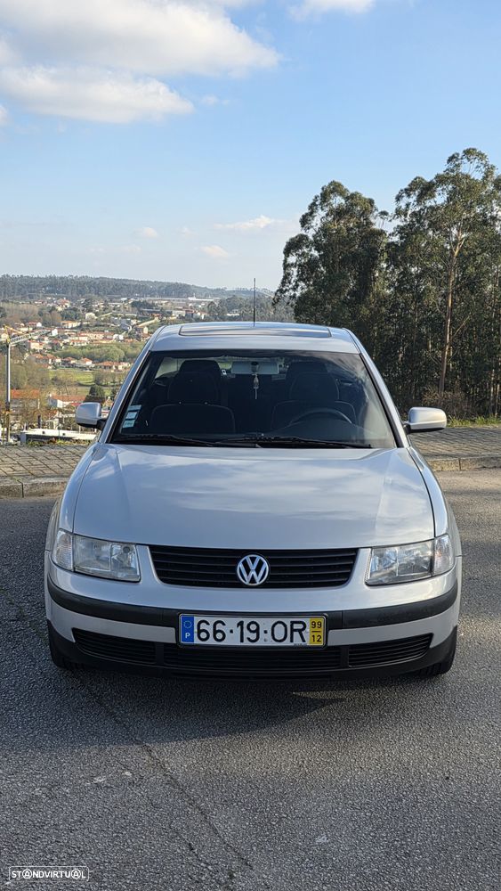 VW Passat 1.9 TDi Confortline - 2
