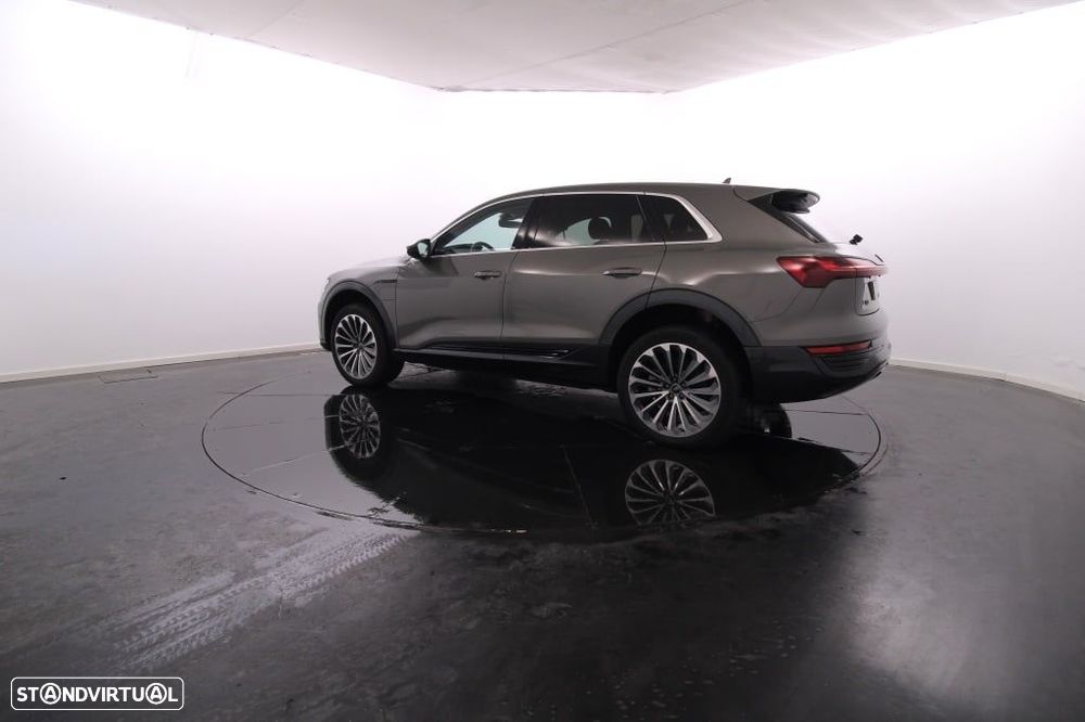 Audi Q8 e-Tron 55 quattro Advanced - 4
