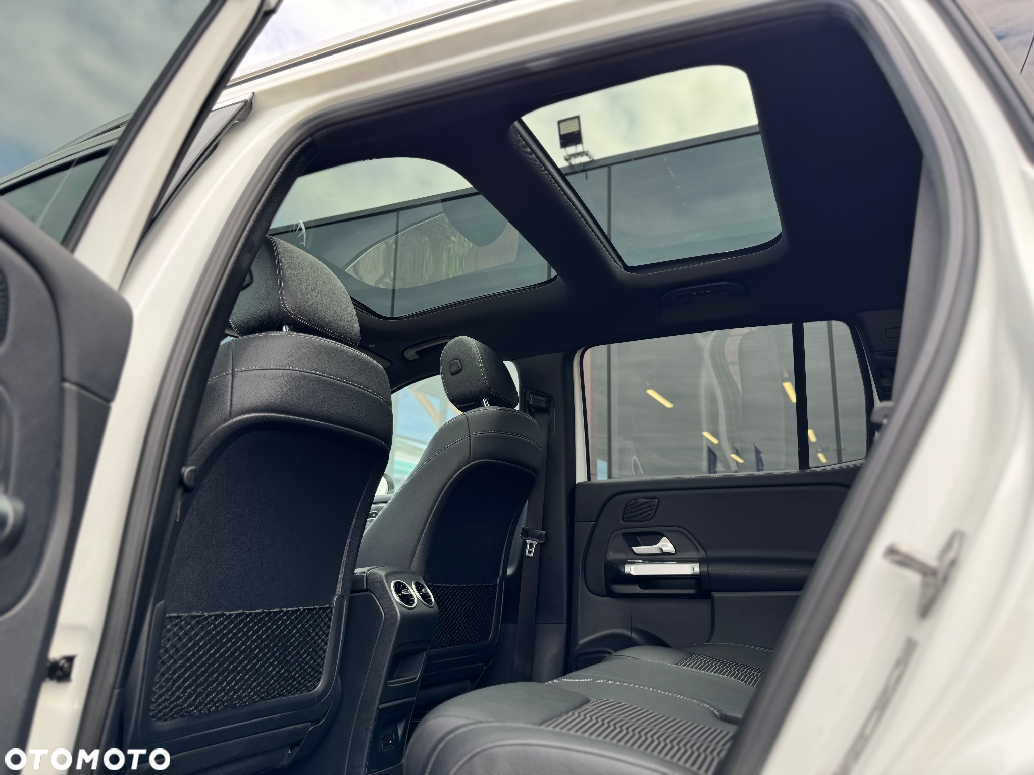 Mercedes-Benz GLB 200 d 4Matic 8G-DCT Special Edition - 38