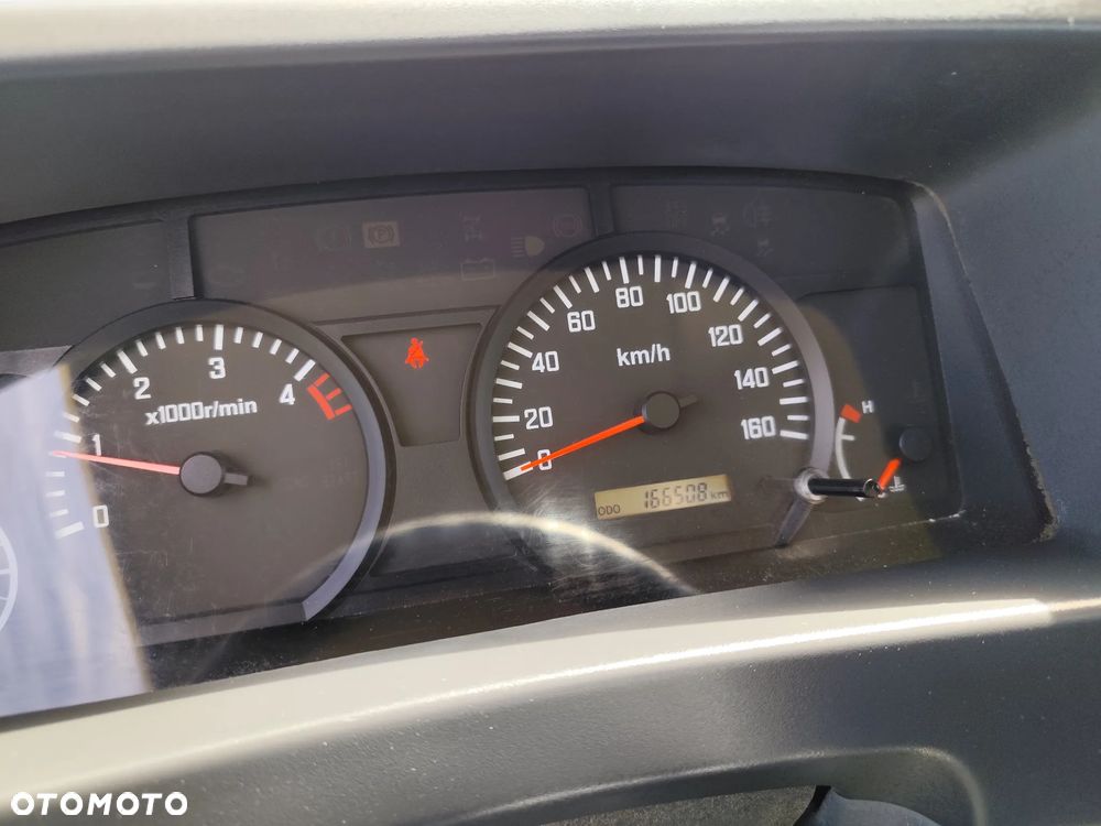 Isuzu N 35 - 11