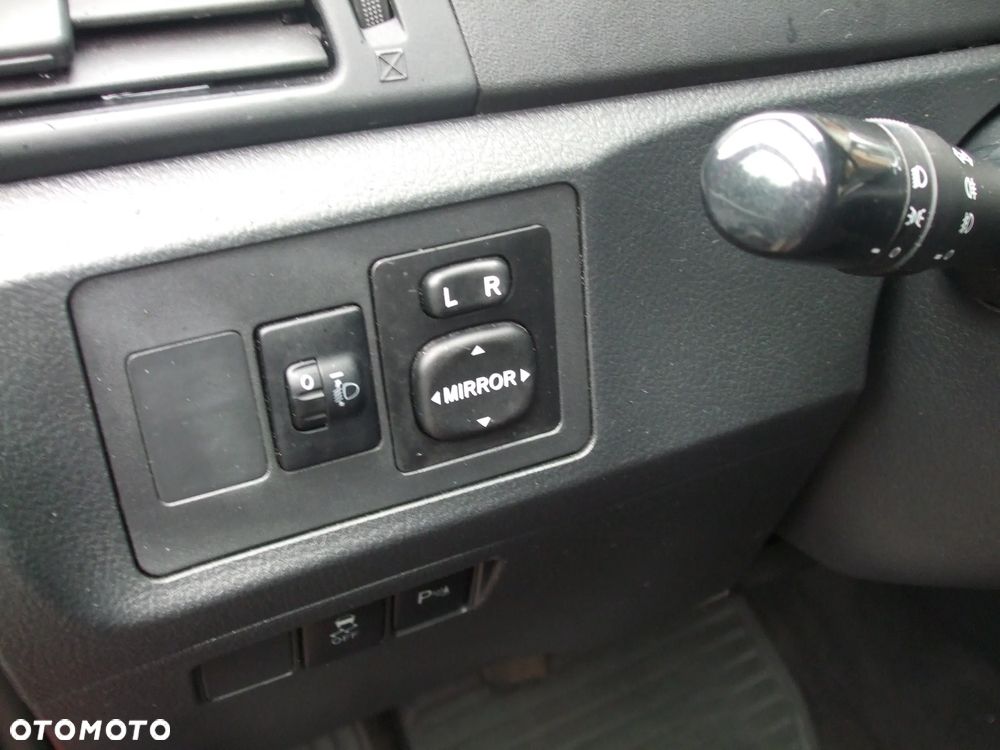 Toyota Corolla Verso - 12