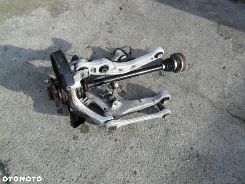 ZAWIESZENIE ZWROTNICA PIASTA AUDI A8 D3 4E0 - 1