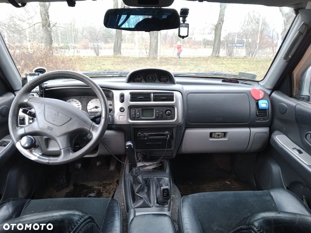 Mitsubishi Pajero Sport - 10