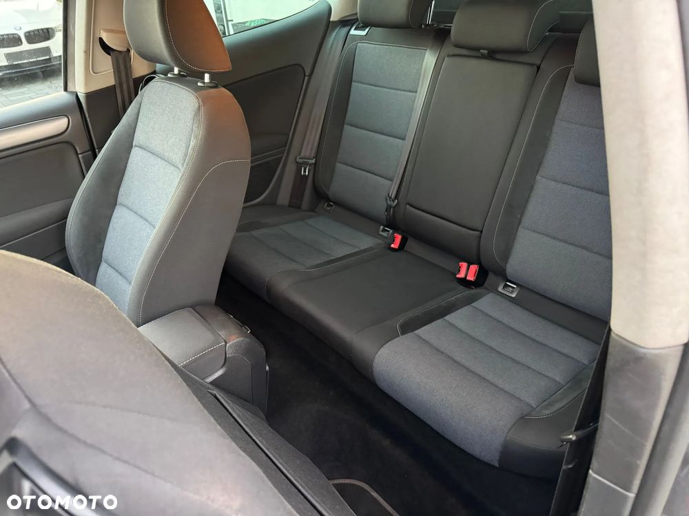 Volkswagen Golf - 18