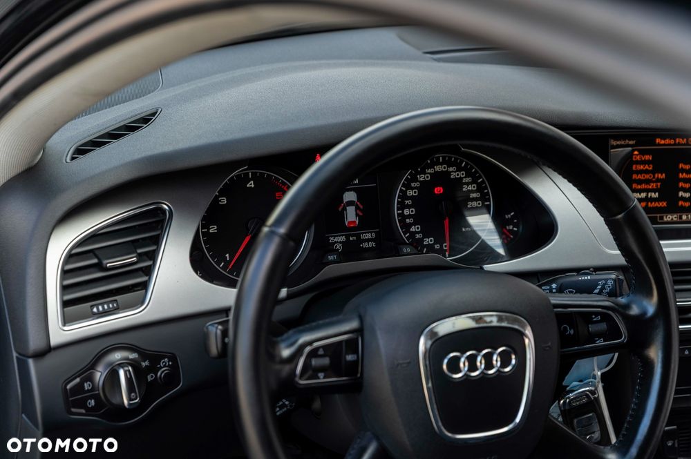Audi A4 Avant 2.0 TDI S tronic - 25