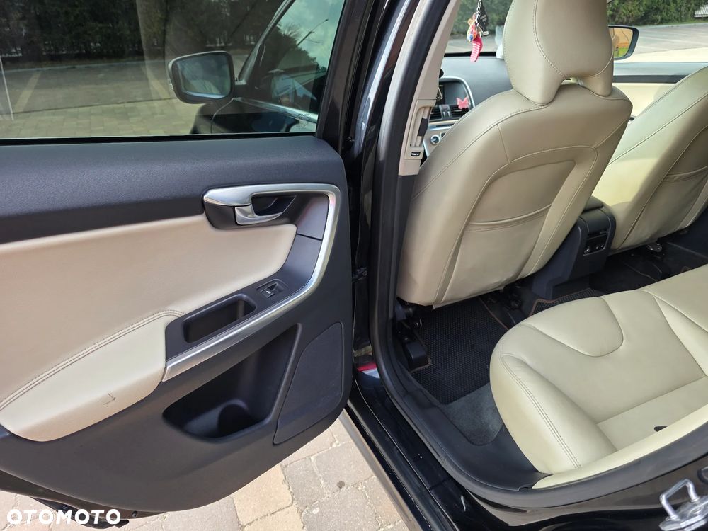 Volvo XC 60 D5 AWD Summum - 24