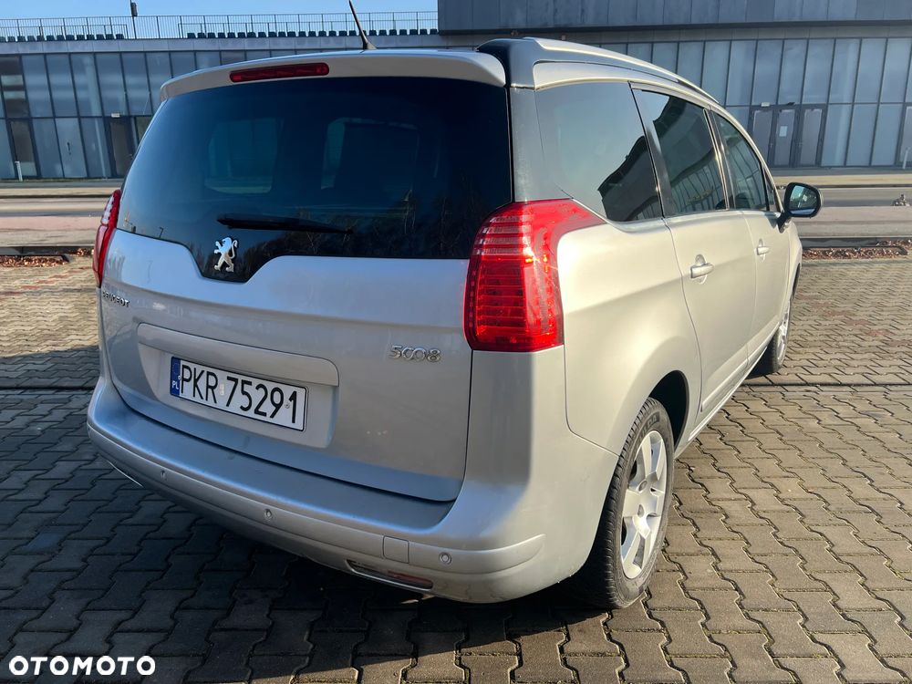Peugeot 5008 - 6