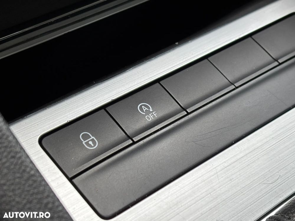 Skoda Octavia 1.6 TDI DSG Ambition - 27