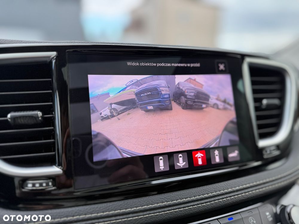 Chrysler Pacifica - 21