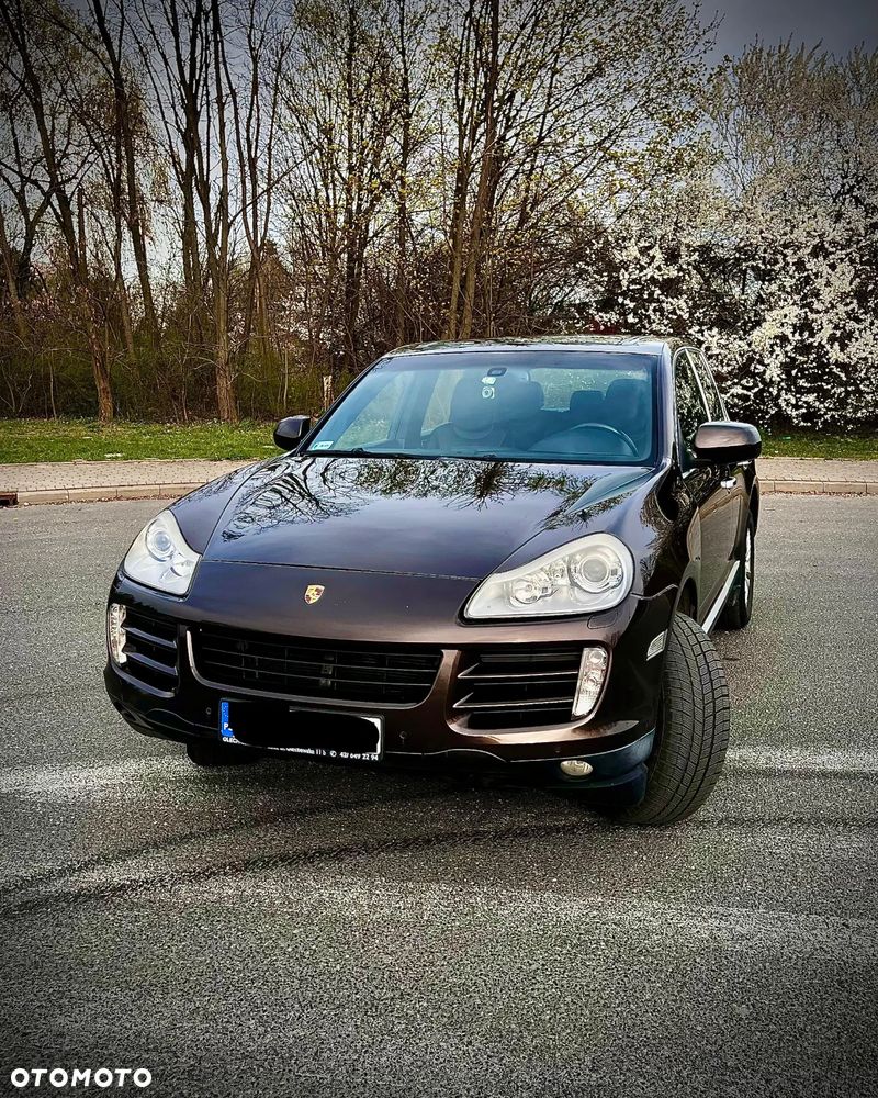 Porsche Cayenne - 1
