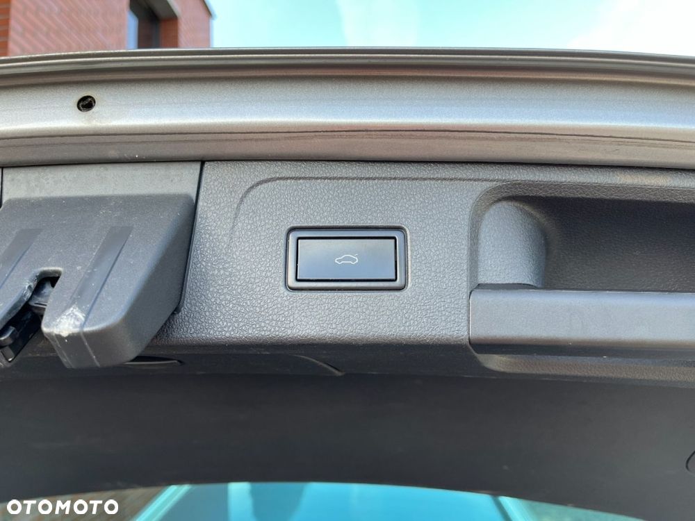 Volkswagen Passat - 36