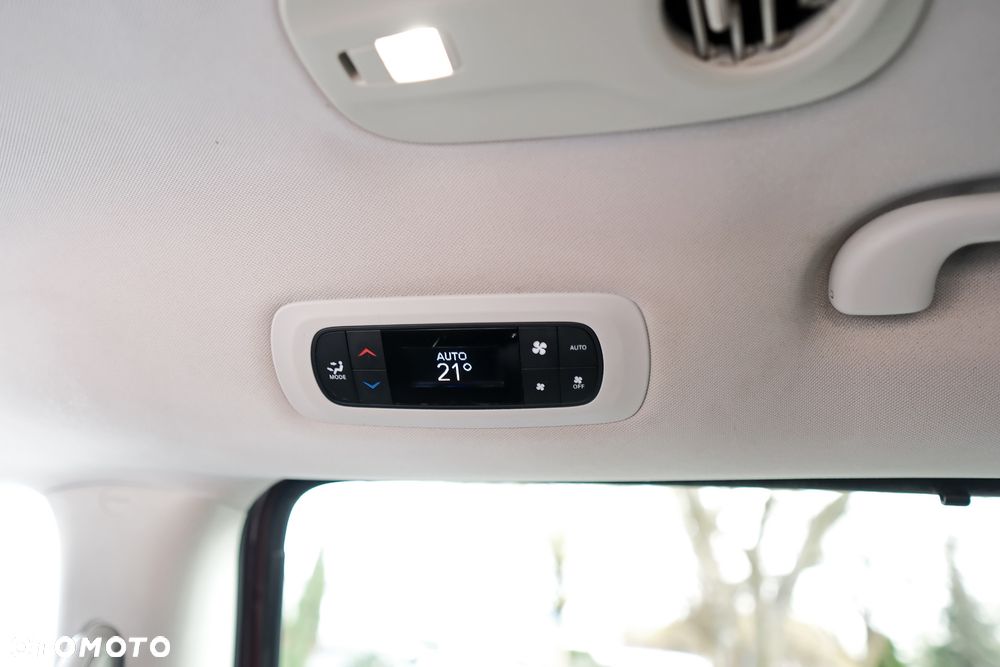 Chrysler Pacifica - 33