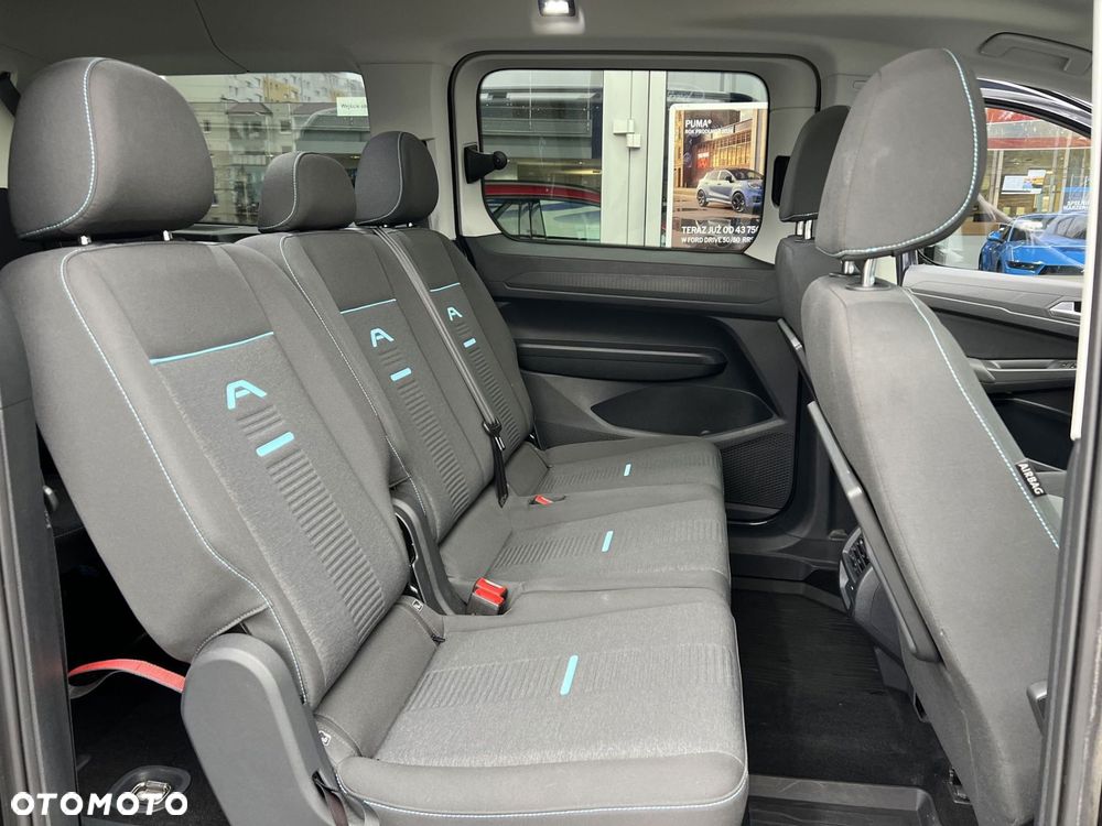 Ford Tourneo Connect - 22
