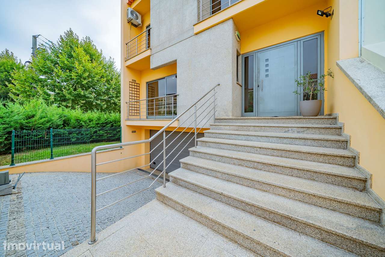Moradia T3, de gaveto, em Panoias - Braga - Grande imagem: 3/58