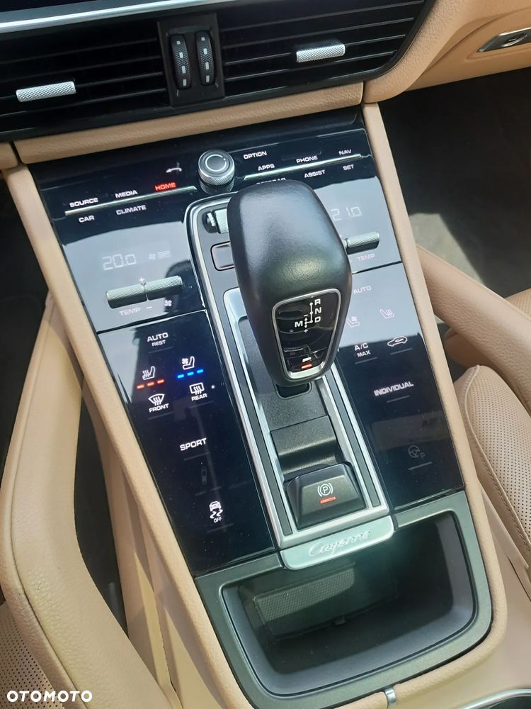 Porsche Cayenne - 12