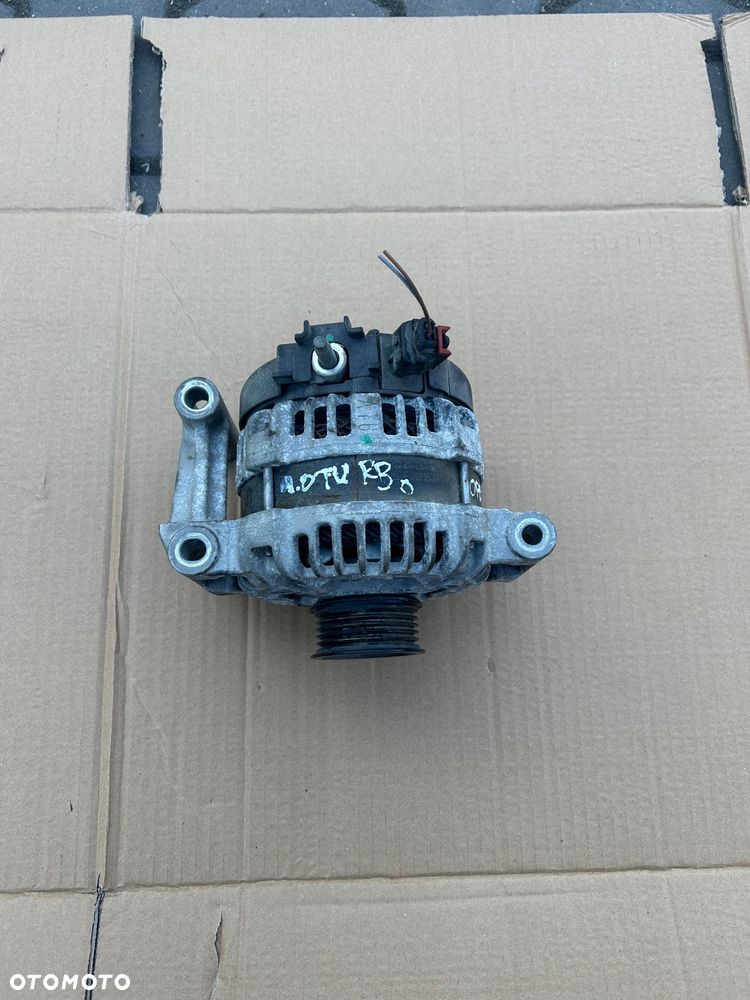 Alternator Opel Corsa E 1.0 turbo Astra K 39078192 - 1