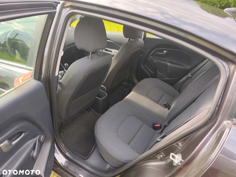 Kia Rio 1.4 M - 9